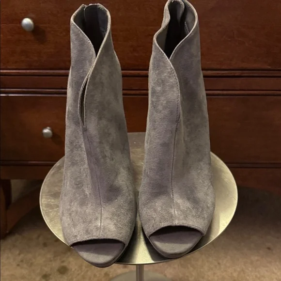 NWOT NINE WEST Women's Peep-Toe Ankle Boots - Picture 1 of 13